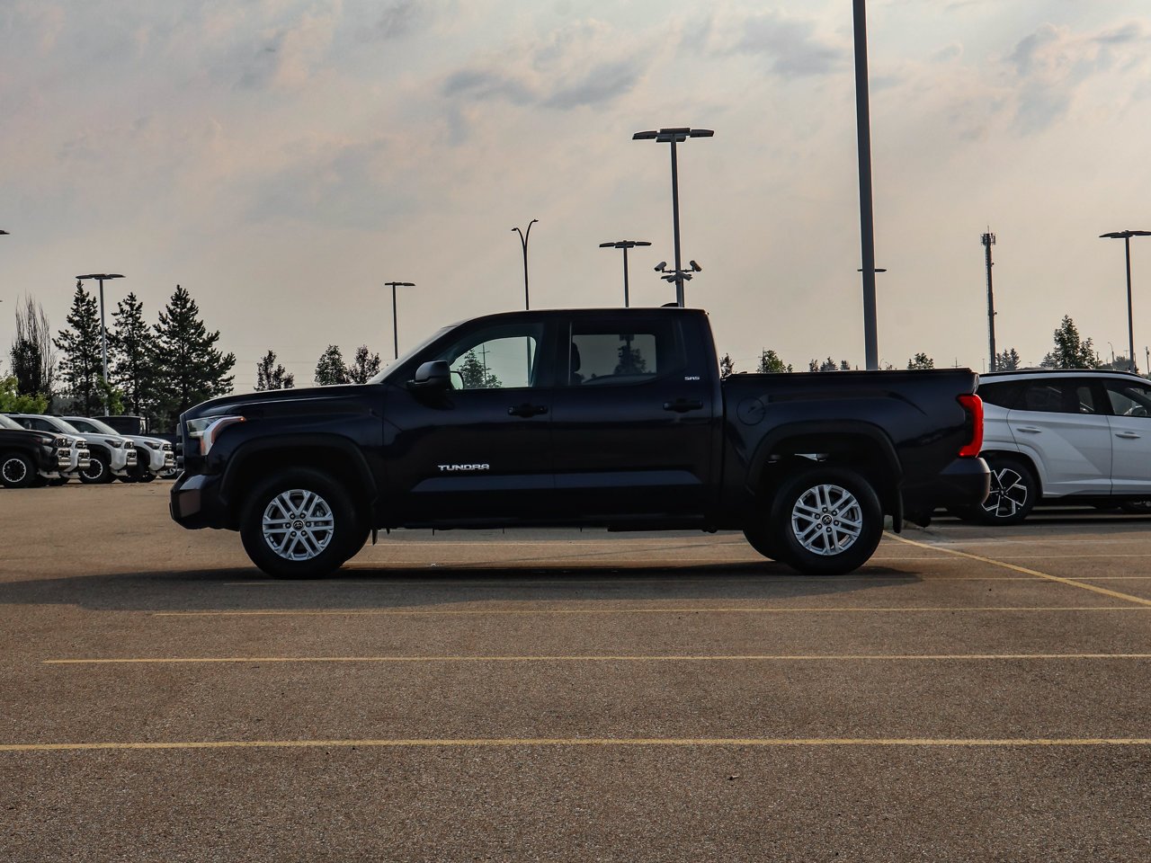 2023 Toyota Tundra 4x4 Crewmax SR Blue Sherwood Park - photo #4