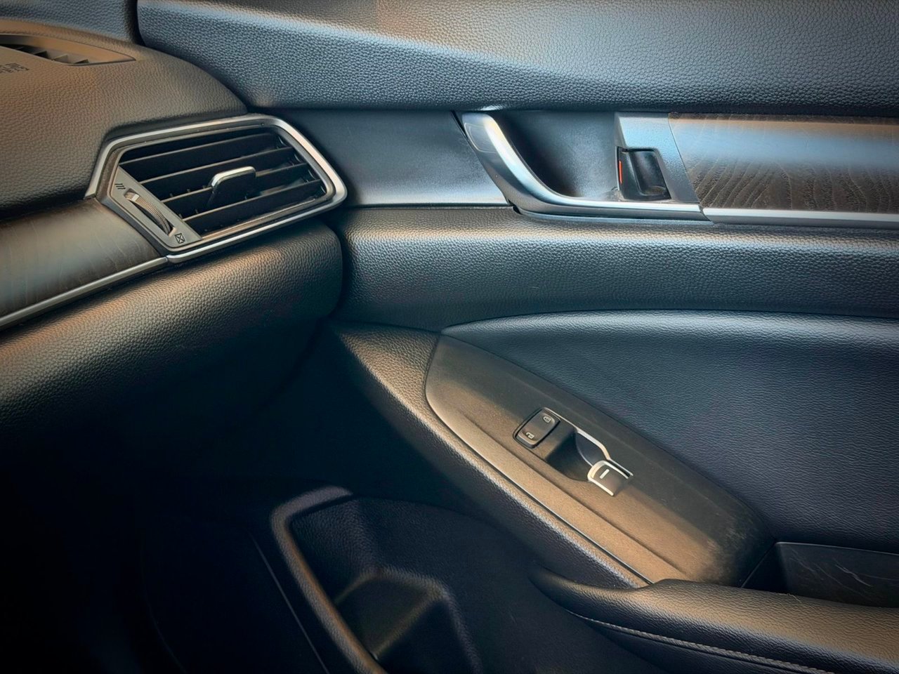 Honda Accord Sedan 2018 Bleu Notre-Dame-des-Prairies - photo #33