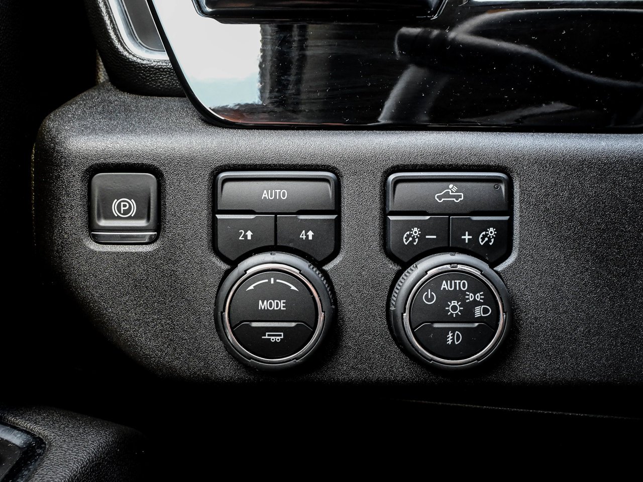 2025 Chevrolet Silverado 1500 4WD Double Cab 147 RST White Sherwood Park - photo #26