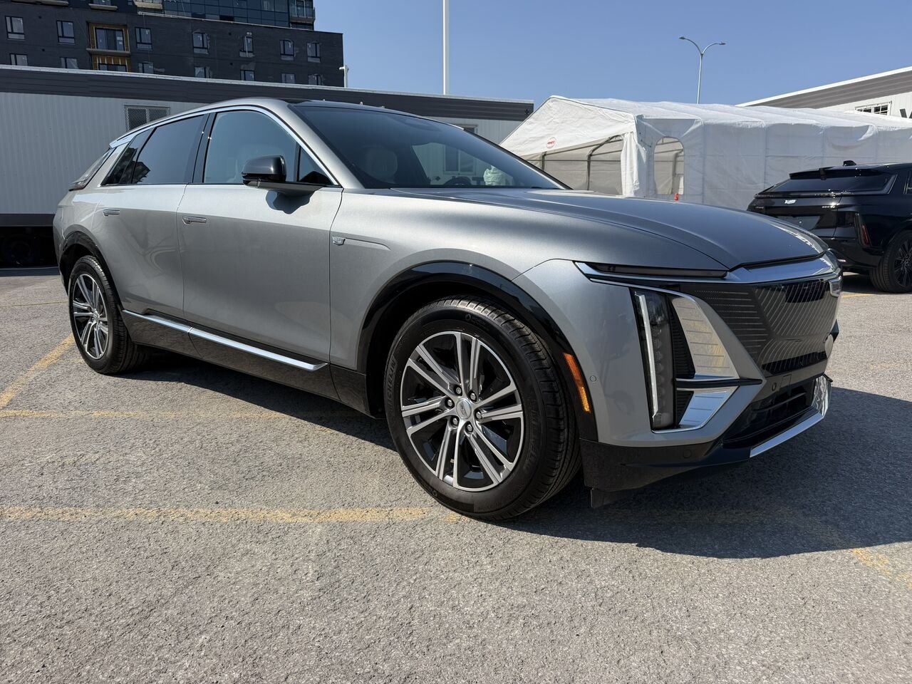 Cadillac LYRIQ LUXURY AWD FINANCEMENT À PARTIR DE 0.99% 2024 Gris Laval - photo #1