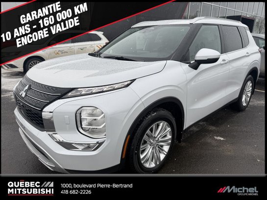 Mitsubishi Outlander SE S-AWC, 7 passagers, Sièges chauffants 2023 Blanc