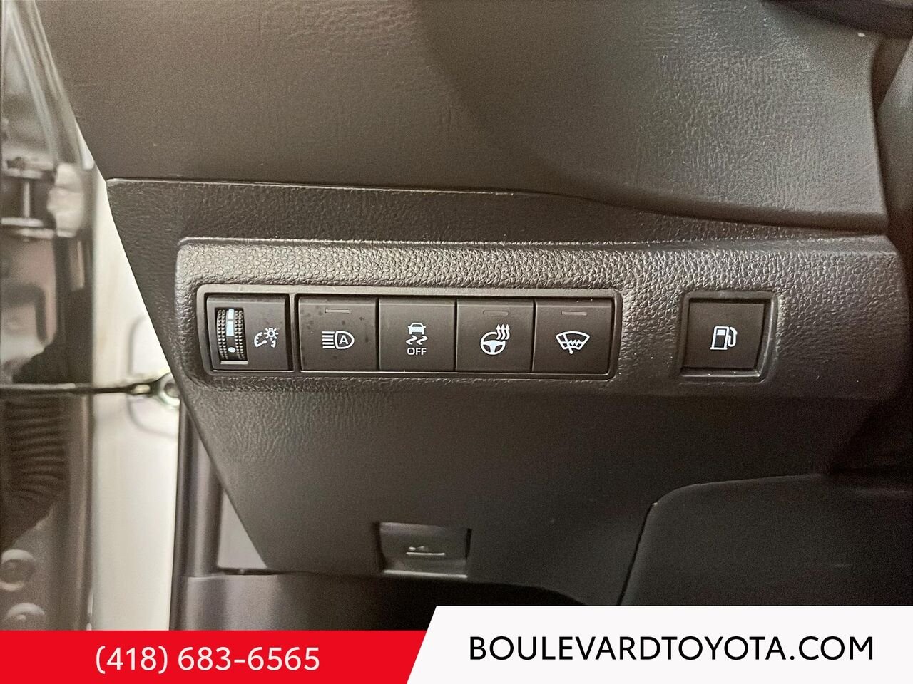 Toyota Corolla 100128A-004 | HYBRIDE XSE, AWD 2024 Argent Québec - photo #12