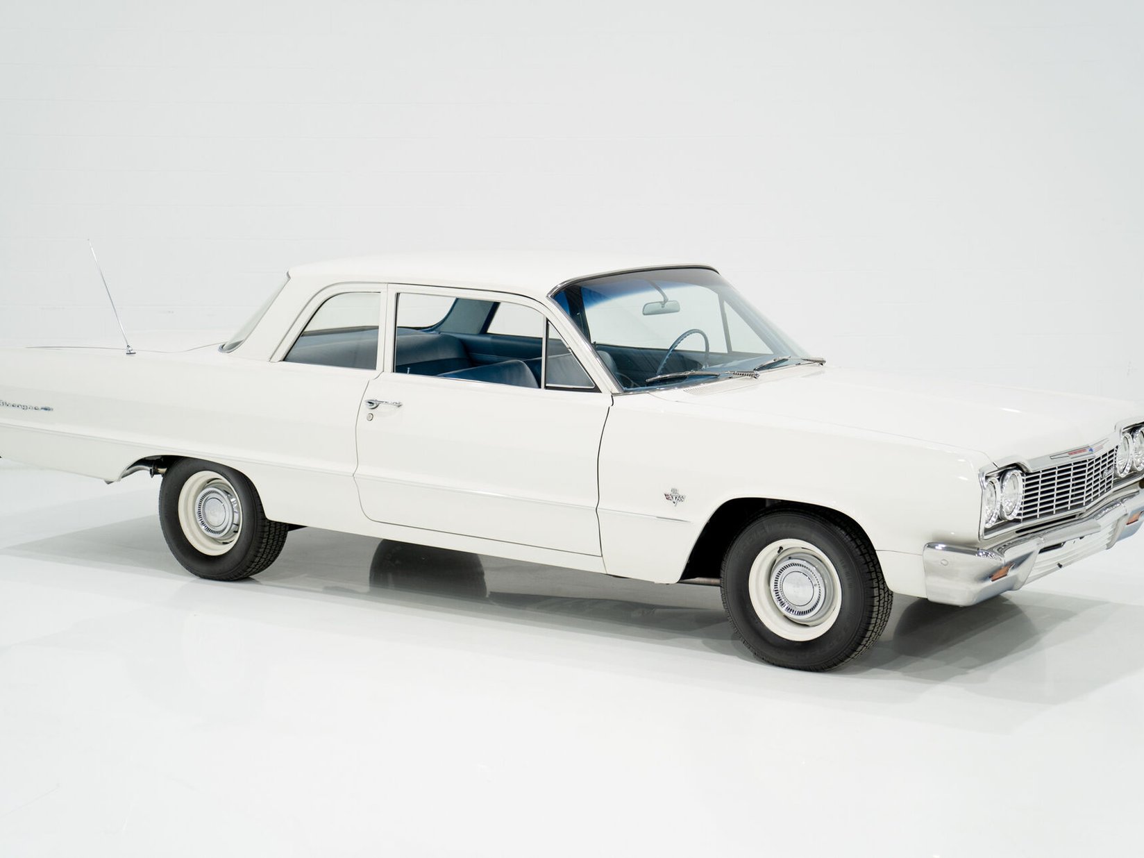 Chevrolet Biscayne Matching 409 / 425HP Transmission 4 Vitesse Complètement Entièrement restauré **PRIX EN USD** 1964 Blanc Montréal - photo #26