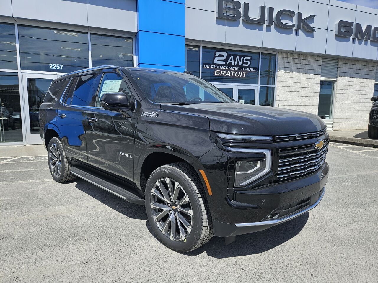 Chevrolet Tahoe High Country 4 portes 4RM 2026 NOIR Thetford Mines - photo #1