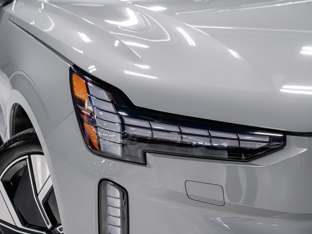 2025 Volvo EX90 ULTRA Grey Montreal - photo #5