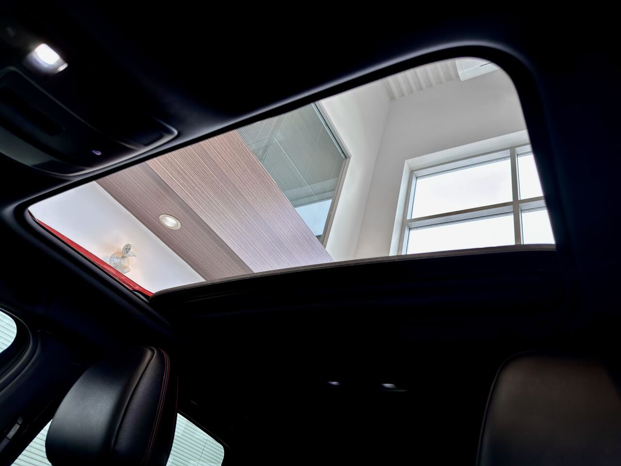 2022 Mazda CX-5 Red Notre-Dame-des-Prairies - photo #14
