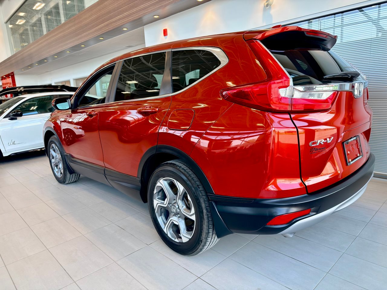 2017 Honda CR-V Red Notre-Dame-des-Prairies - photo #8