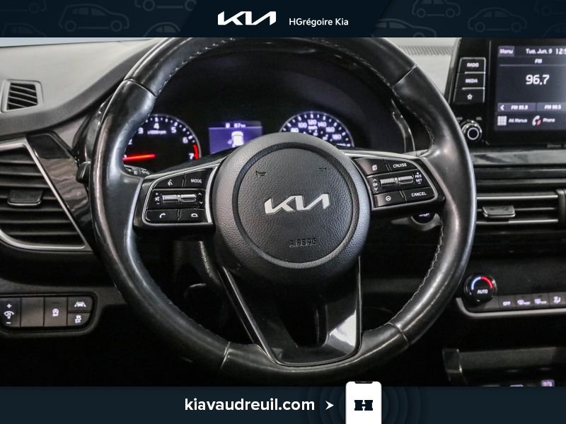 2023 Kia Seltos Silver Laval - photo #13