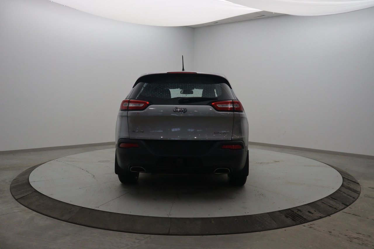 2015 Jeep Cherokee VIN 1C4PJMAS2FW729092 Grey Chicoutimi - photo #4