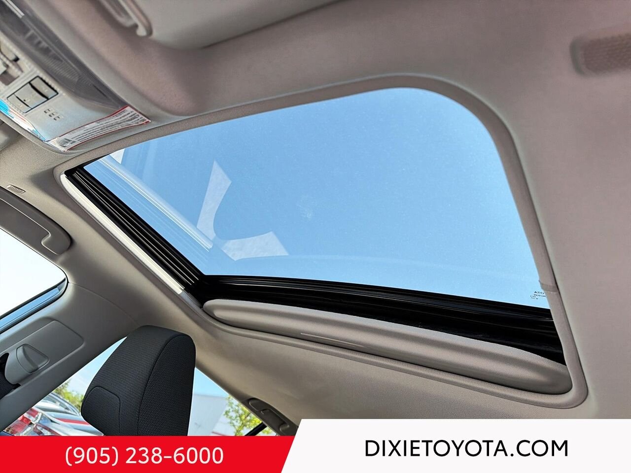 2023 Toyota RAV4 XLE AWD / HEATED SEATS / MOONROOF / ALLOY WHEELS / CARPLAY AND ANDROID AUTO Magnetic Grey Metallic Mississauga - photo #10