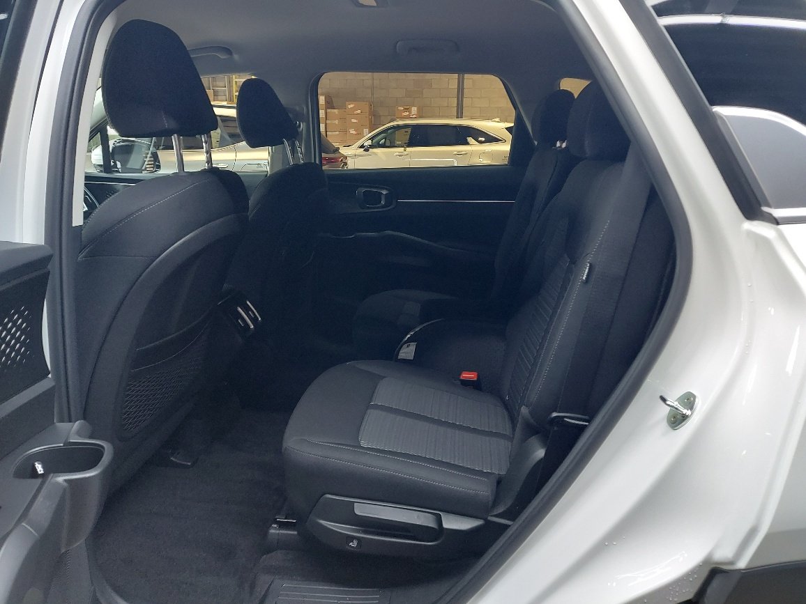 KIA Sorento hybride rechargeable 2026 Blanc neige nacré Blainville - photo #8