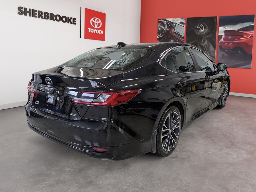 Toyota Camry Hybride 2026 2026 Noir minuit métallisé