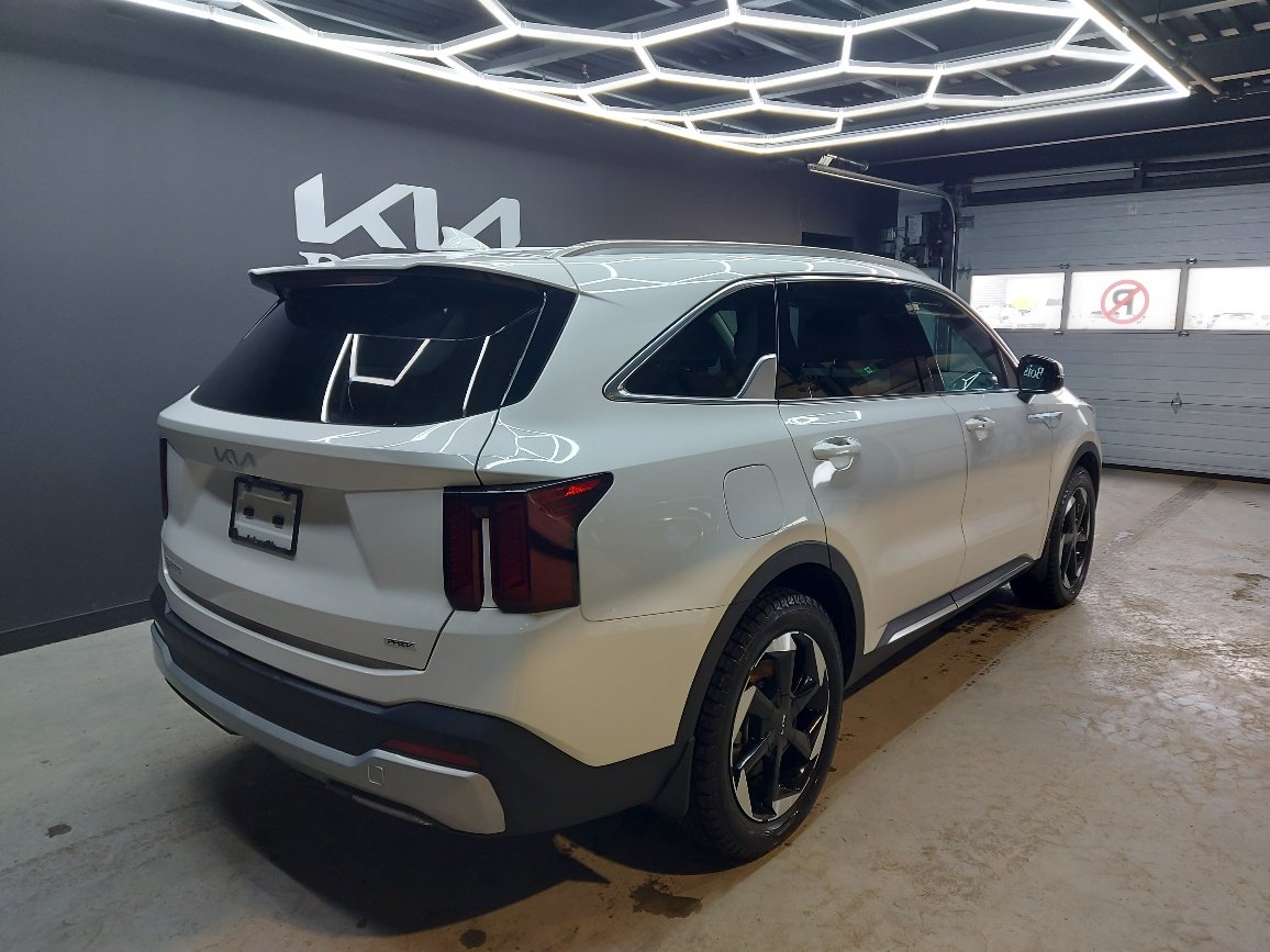 KIA Sorento hybride rechargeable 2026 Blanc neige nacré Blainville - photo #2