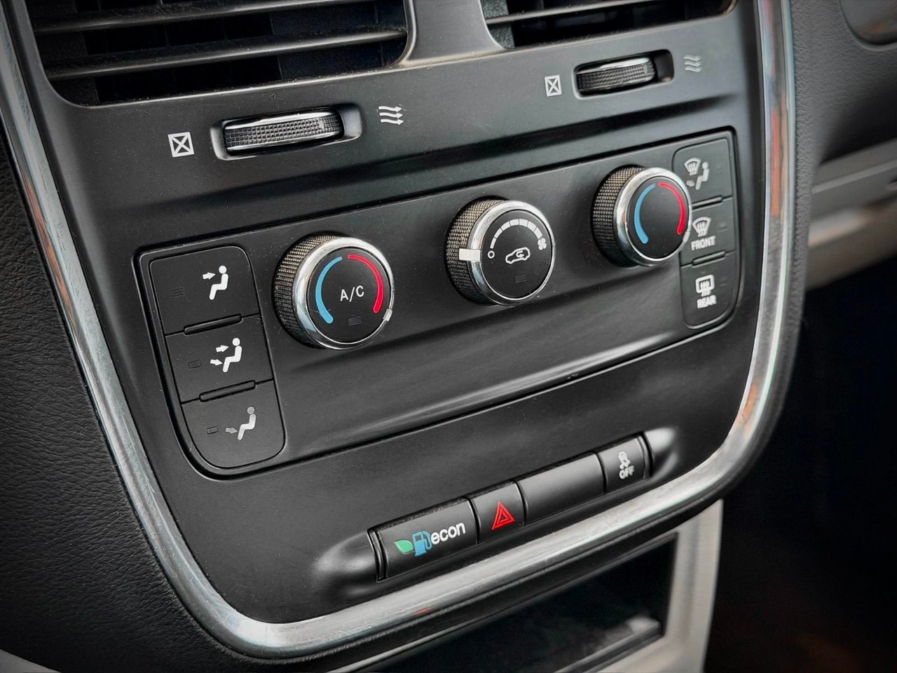 2019 Dodge Grand Caravan Notre-Dame-des-Prairies - photo #17