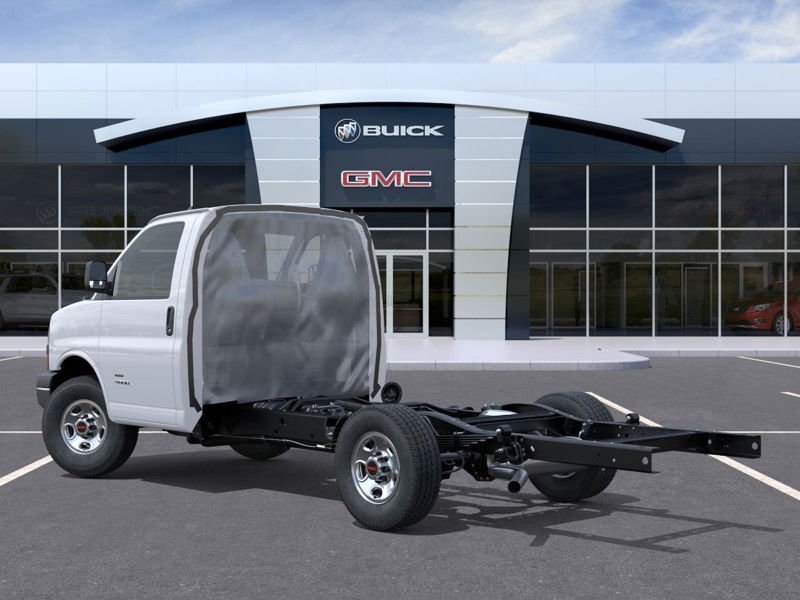 GMC Fourgonnette commerciale tronquée Savana 3500 fourgonnette 139 po 2026 BLANC SOMMET