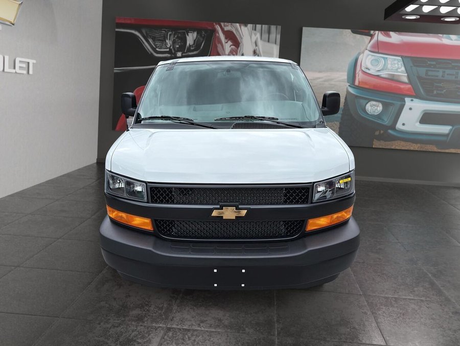 2026 Chevrolet Express Cargo Van 2026 SUMMIT WHITE