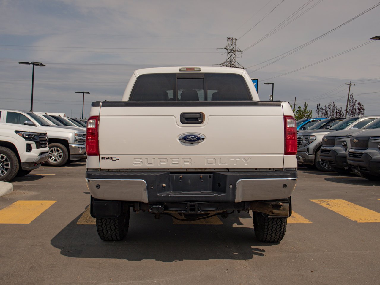 2016 Ford Super Duty F-350 SRW 4WD Crew Cab 156 Lariat White Sherwood Park - photo #8