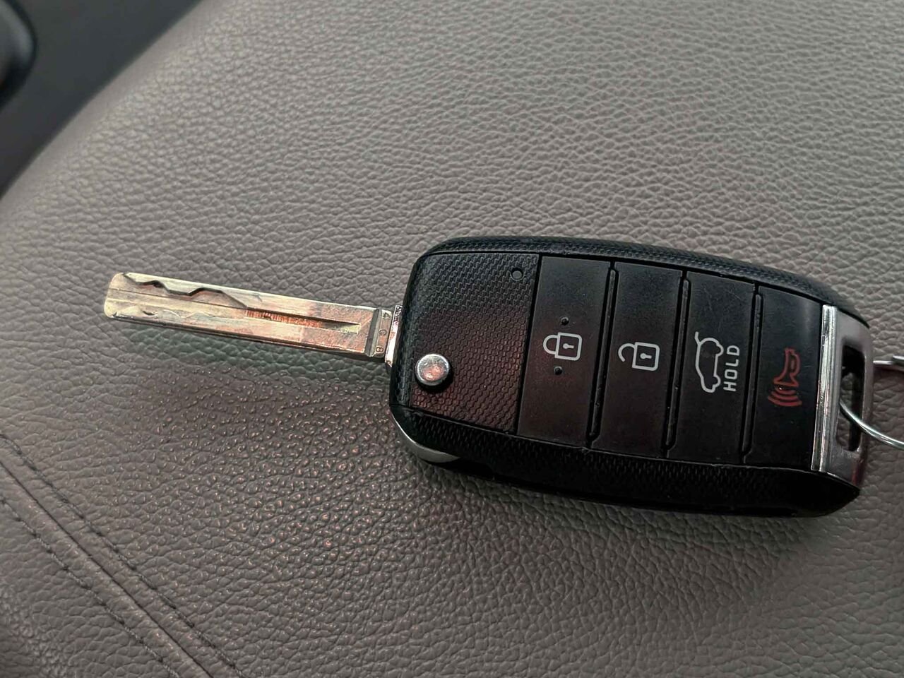 2020 Kia Sedona LX TA Blue Sherbrooke - photo #17