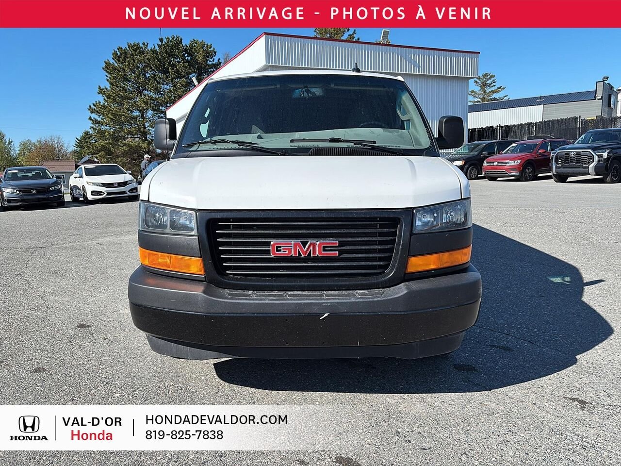 GMC Fourgonnette Savana utilitaire Traction arrière 2500 155 po 2024 Blanc Val-d'Or - photo #1