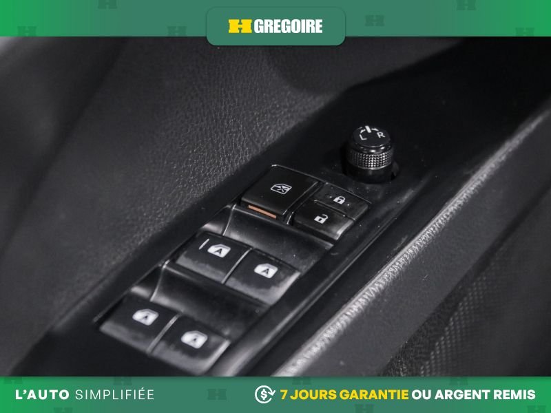 Toyota Camry 730155 | SE AUTO A/C CUIR NAV GR ELECT MAGS CAM RECUL 2019 Noir Laval - photo #15