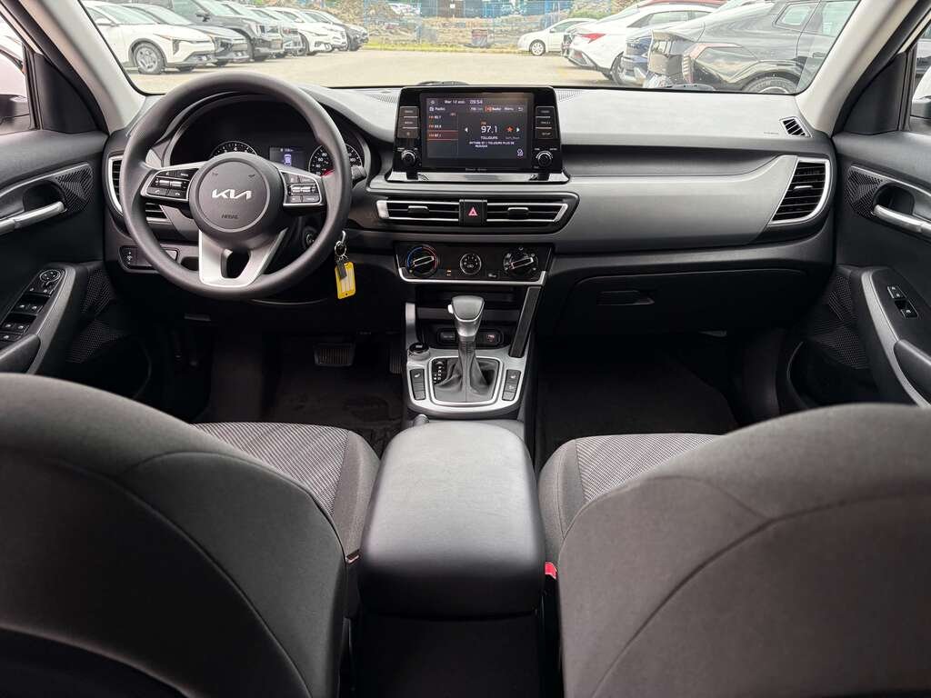 Kia Seltos 2023 Blanc Gatineau - photo #11