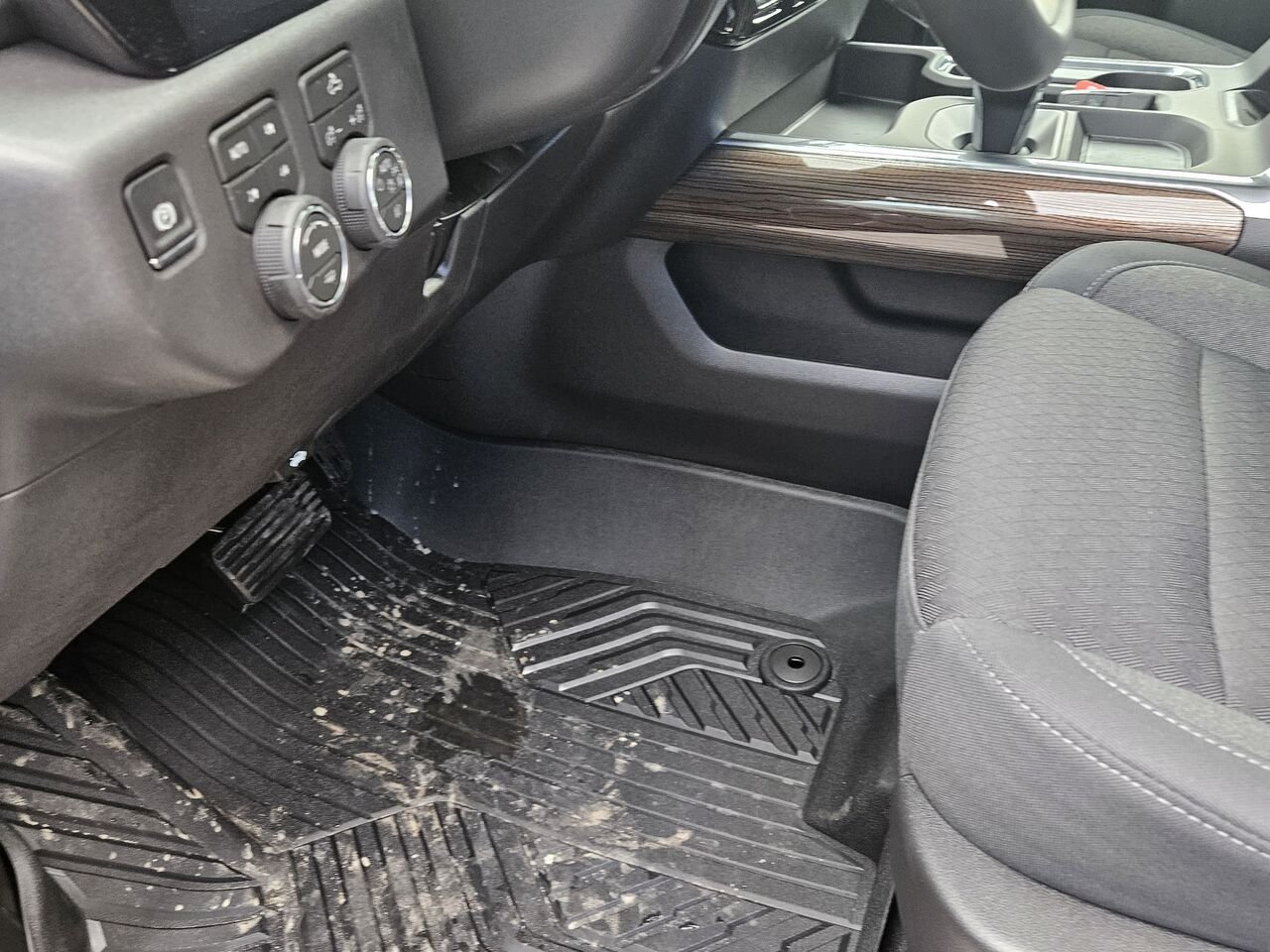 Chevrolet Silverado 1500 RST cabine multiplace 4RM 157 po 2026 TEINTE ROUGE ECLATANT Thetford Mines - photo #18