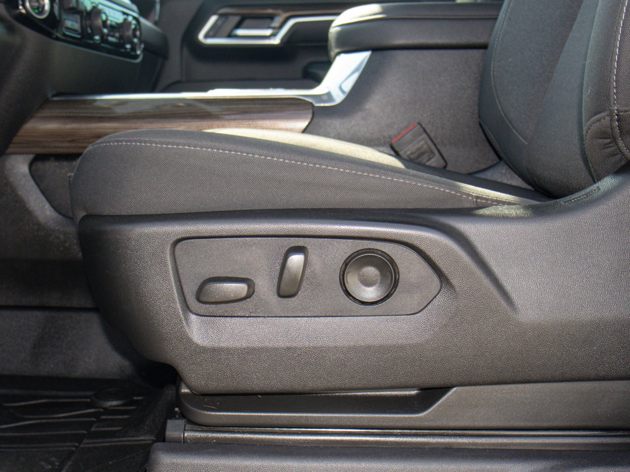 2024 Chevrolet Silverado 2500HD 4WD Crew Cab 159 LT Grey Sherwood Park - photo #19