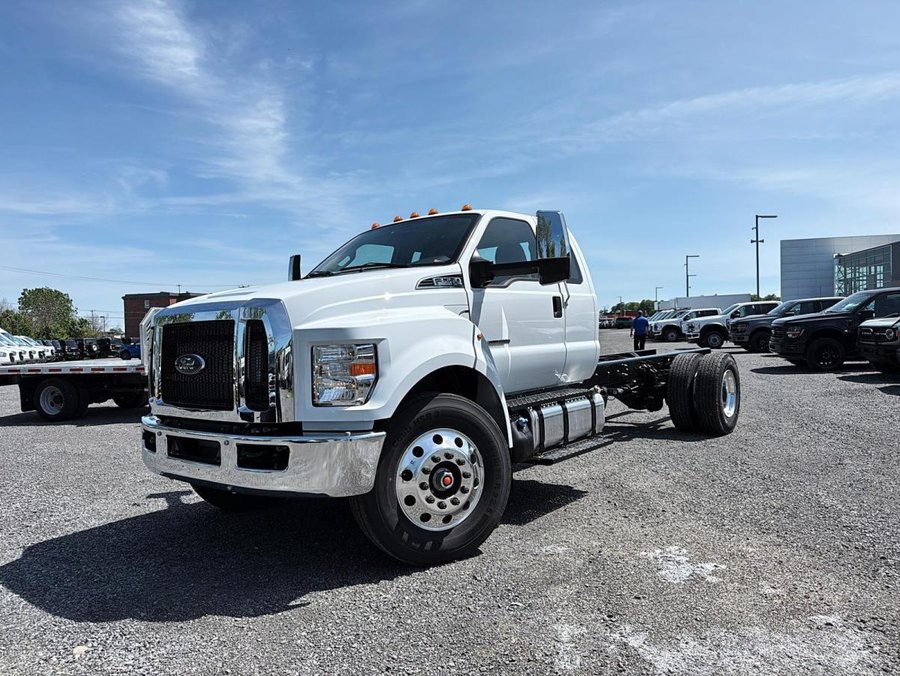 2026 Ford Super Duty F-750 Straight Frame 2026 Oxford White