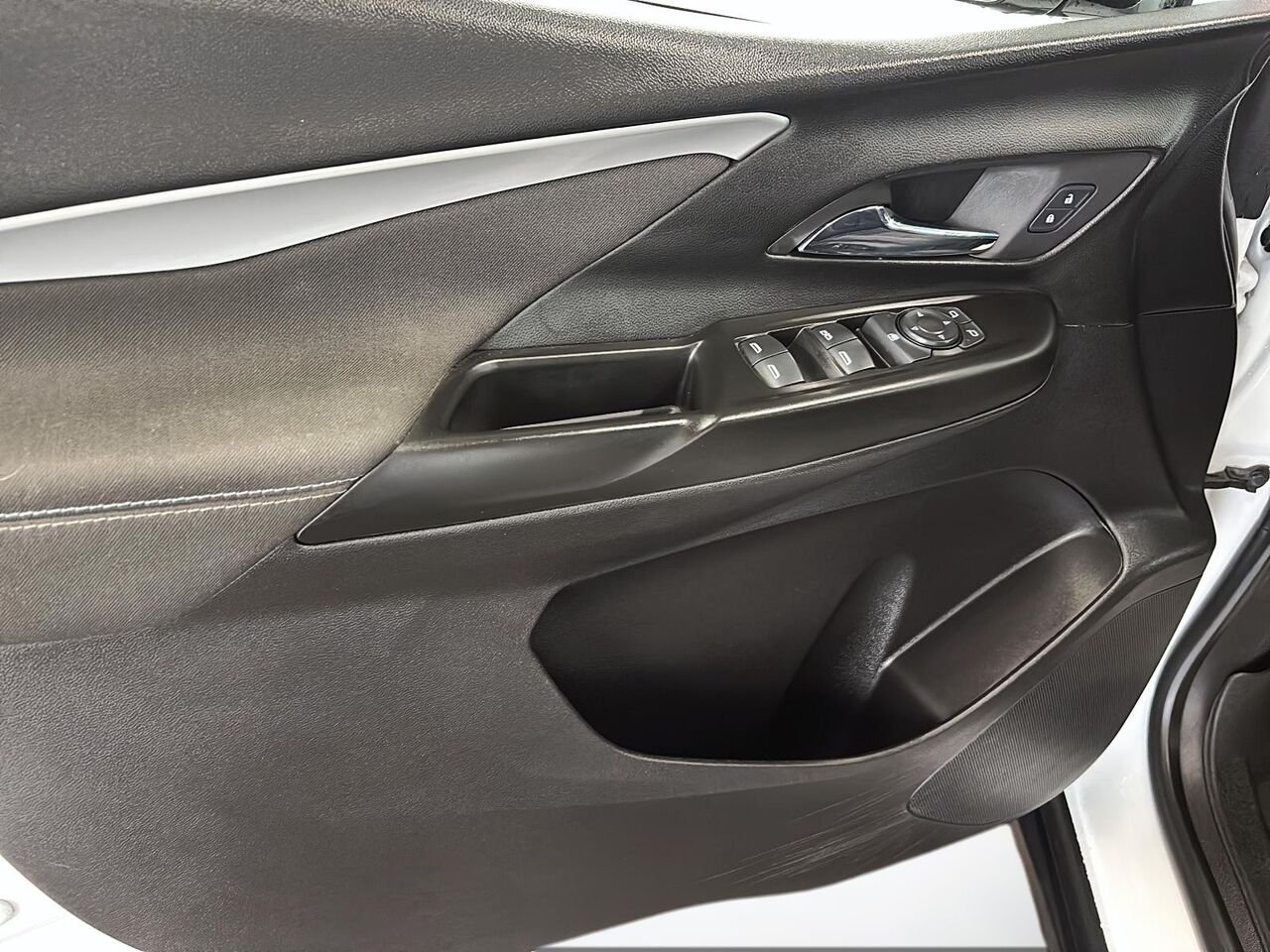 CHEVROLET BOLT EV LT 2023 Blanc Saint-Hyacinthe - photo #8