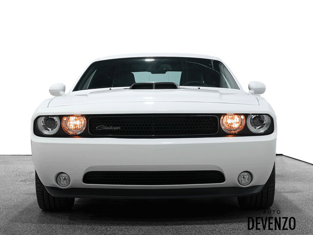2014 Dodge Challenger White Saint-Eustache - photo #8
