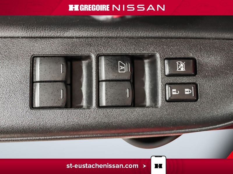 2017 Nissan MICRA Red Saint-Eustache - photo #22