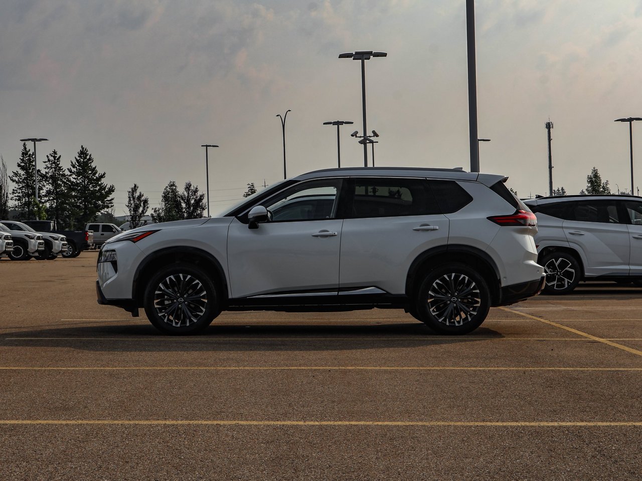 2024 Nissan Rogue AWD Platinum White Sherwood Park - photo #4