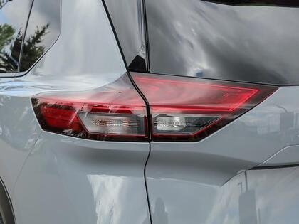 2026 Nissan Rogue 2-Tone Champagne Silver Blainville - photo #9