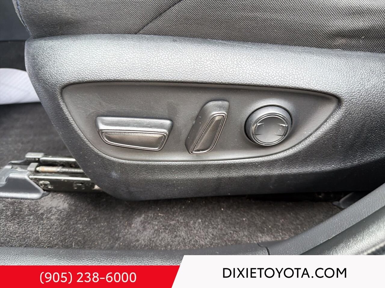 2023 Toyota RAV4 HYBRID SE AWD / CLEAN CARFAX / HEATED SEATS / MOONROOF / ALLOY WHEELS / CARPLAY AND ANDROID AUTO Black Mississauga - photo #9