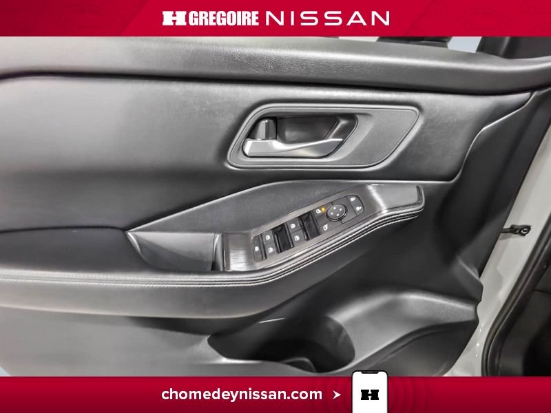 Nissan Rogue 2024 Blanc Laval - photo #13