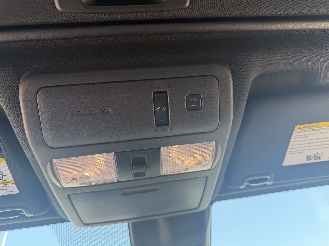 NISSAN FRONTIER PRO-4X SV cabine double caisse longue 4x4 2022 Argent Ottawa & Gatineau - photo #8