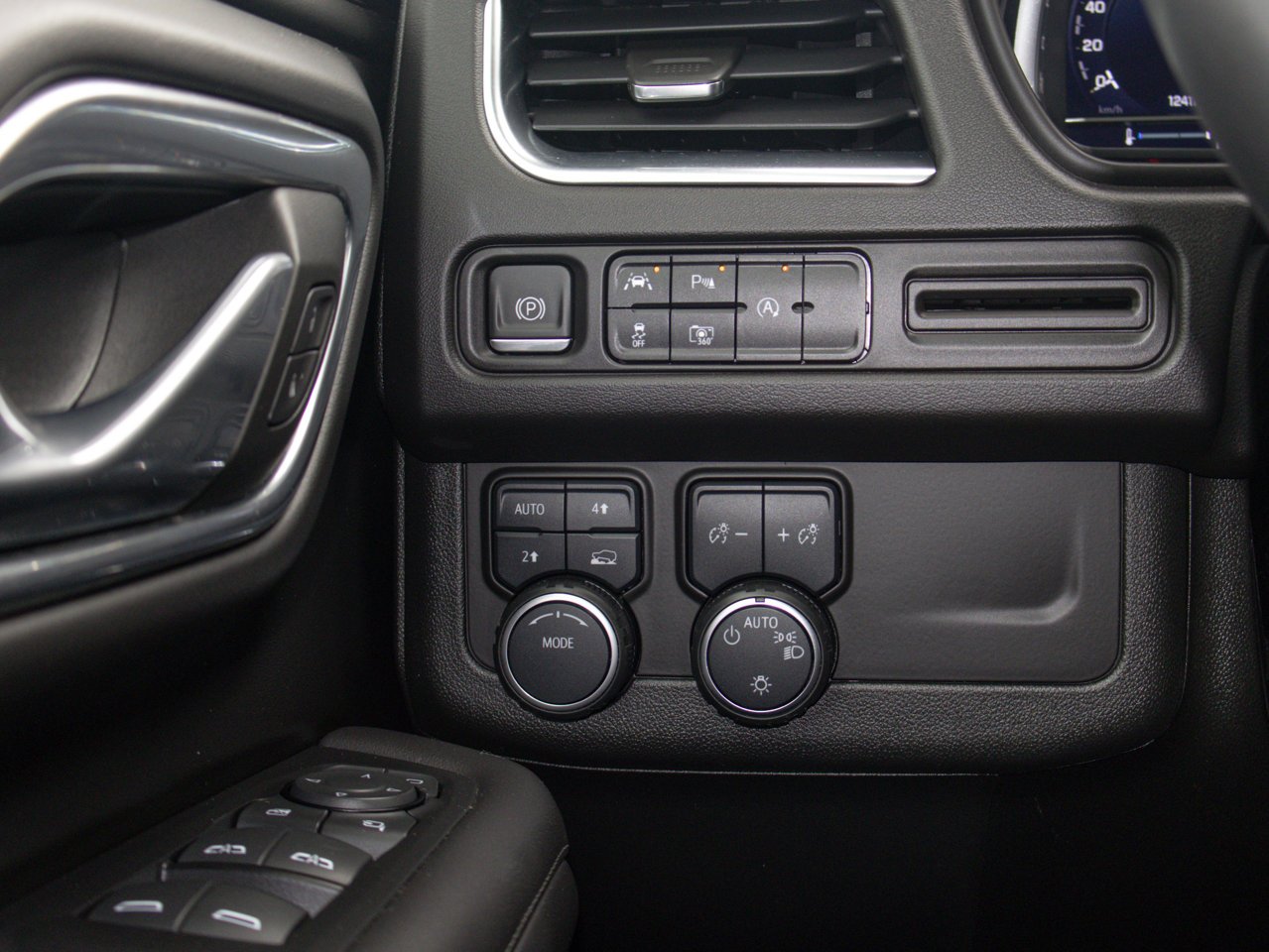 2023 Chevrolet Tahoe 4WD 4dr LT Grey Sherwood Park - photo #23