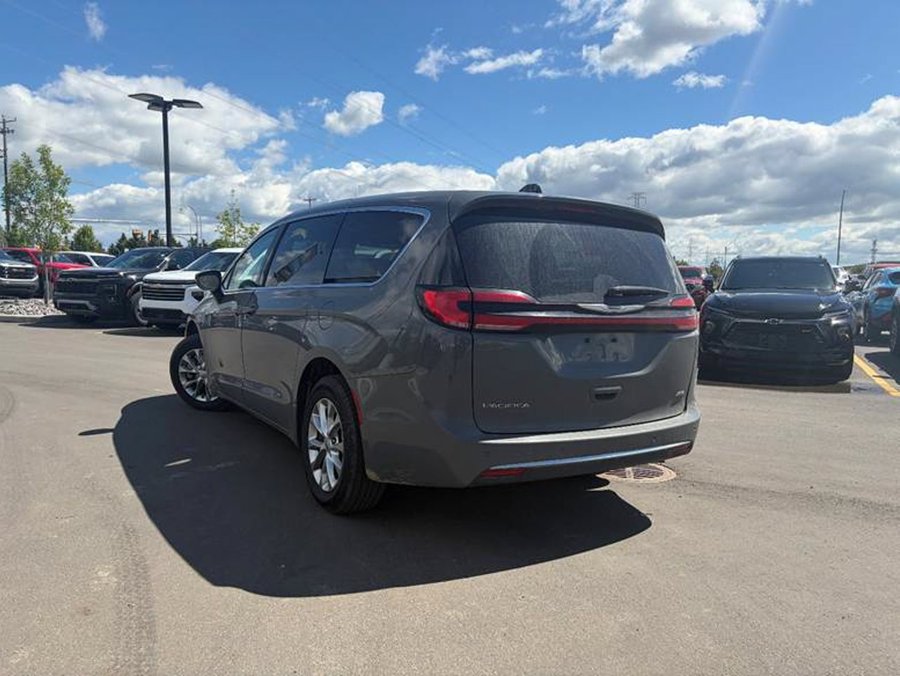 2023 Chrysler Pacifica 2023 Grey