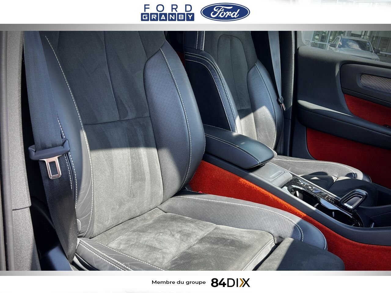 2021 Volvo XC40 Black Granby - photo #24