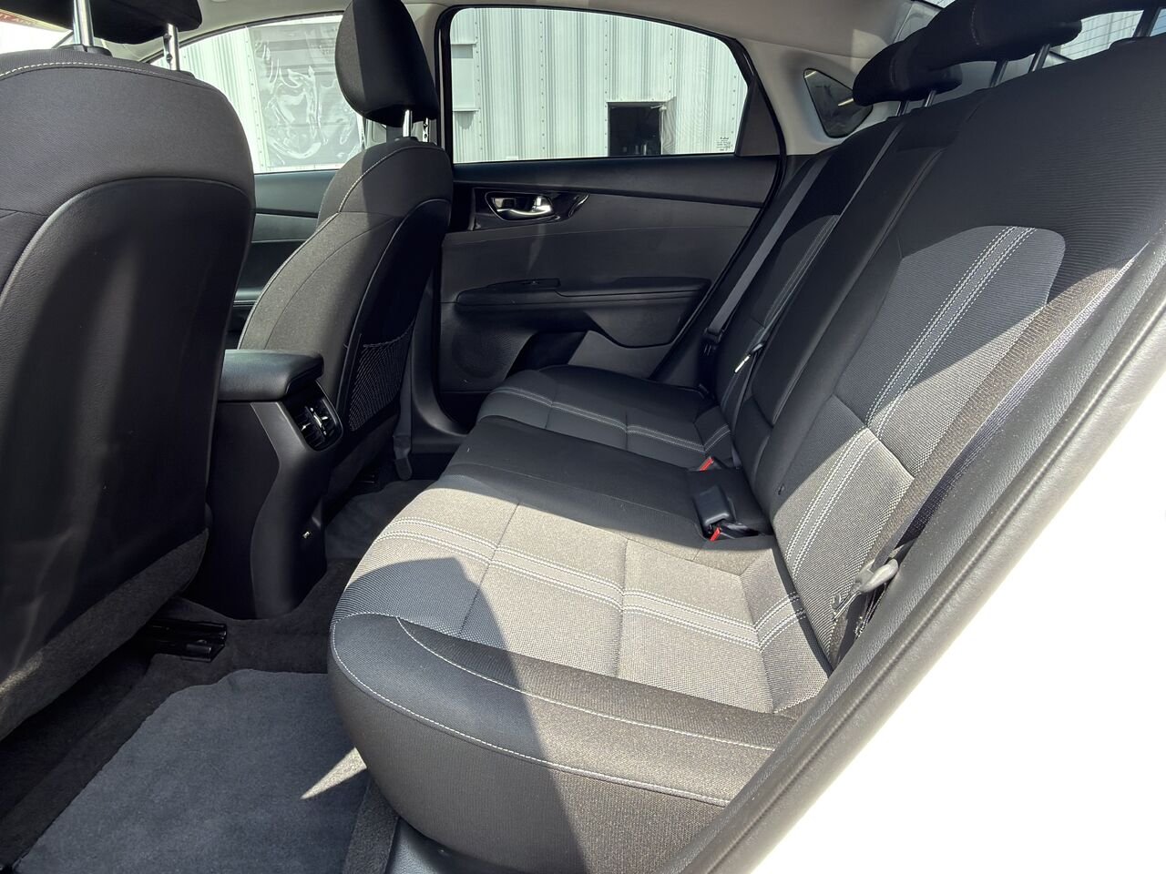 2024 Kia Forte White Thetford Mines - photo #11