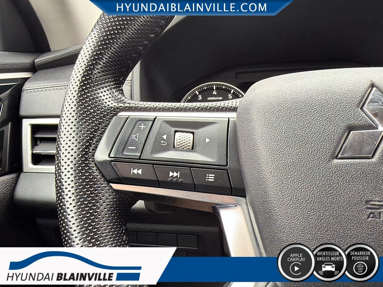 2022 Mitsubishi Outlander White Blainville - photo #13