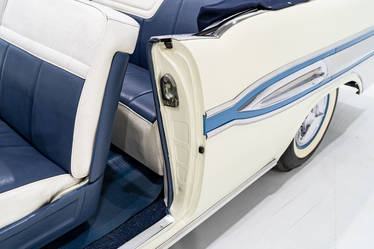 1957 Pontiac Bonneville *PRICE IN USD* Fuel injected 347/315HP 1 of 630 produced White Montreal - photo #88