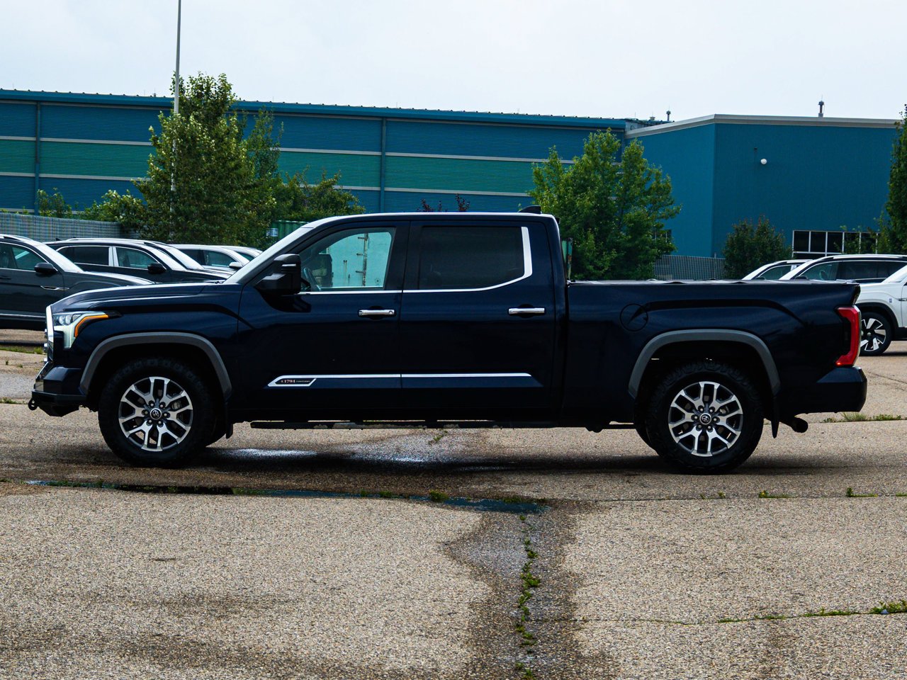 2022 Toyota Tundra 4x4 Crewmax Platinum Long Bed Blue Sherwood Park - photo #9