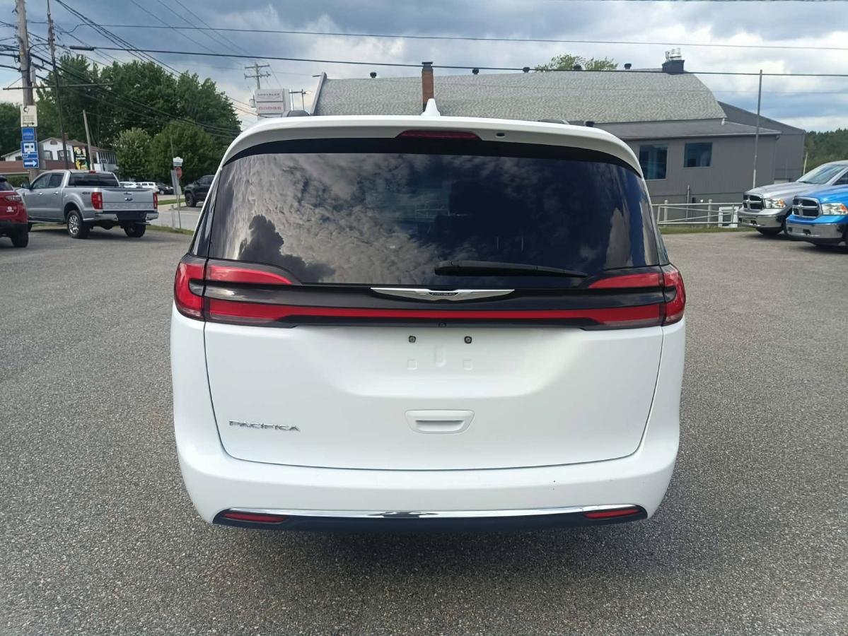 2022 Chrysler Pacifica White Lac Mégantic - photo #6