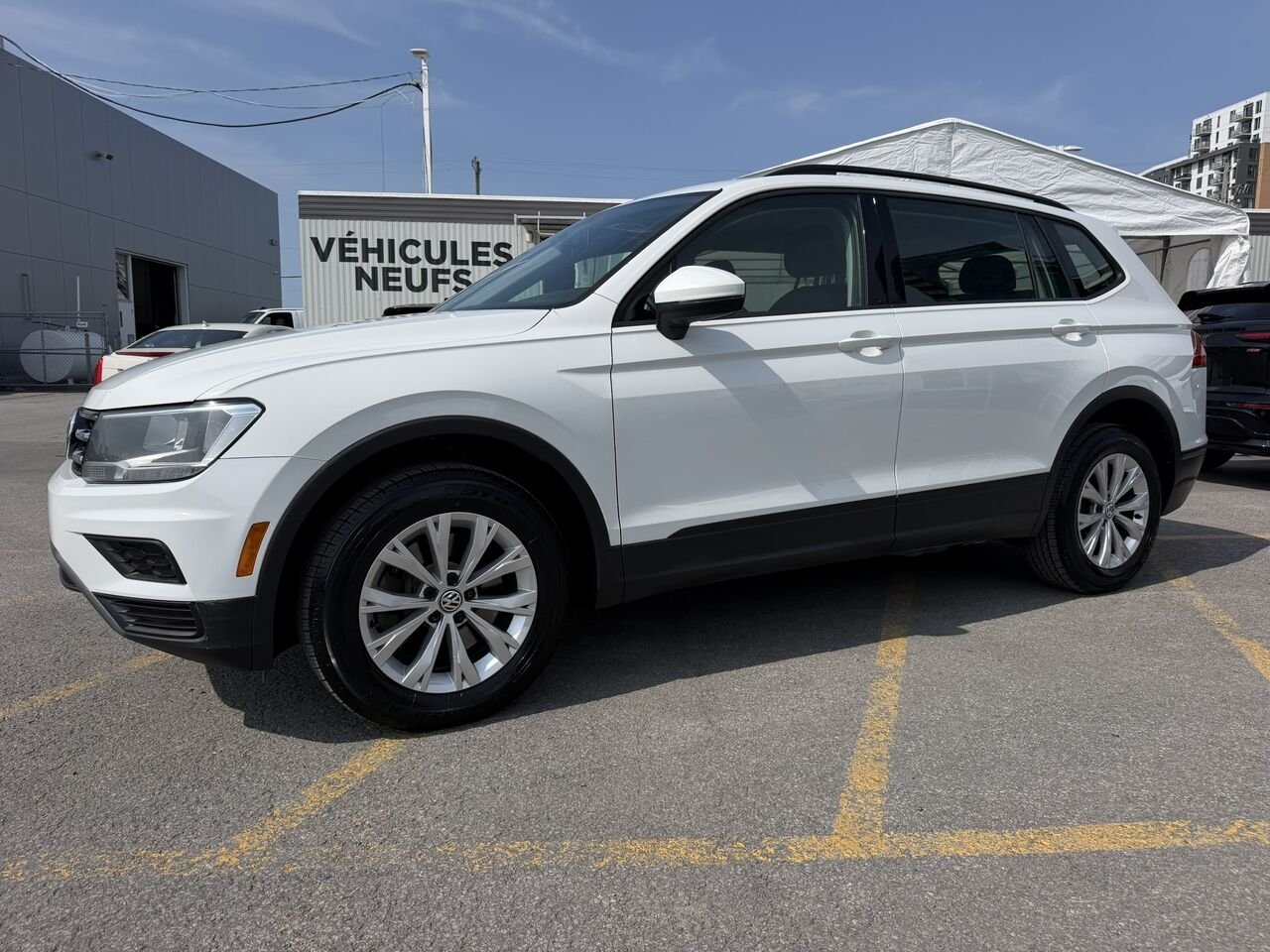 2020 Volkswagen Tiguan Trendline 4MOTION White Laval - photo #0
