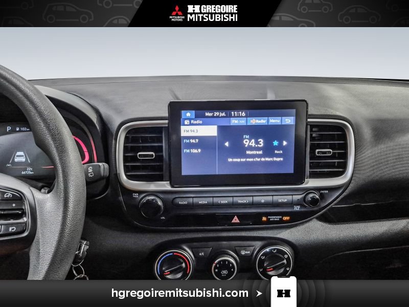 2023 Hyundai Venue Black Saint-Eustache - photo #25