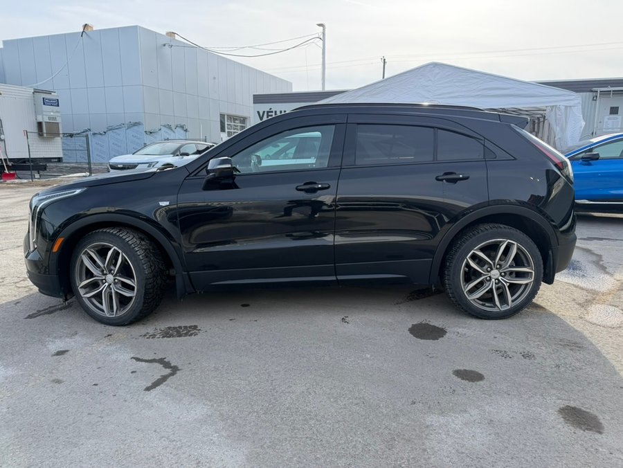 2022 Cadillac XT4 2022 Black