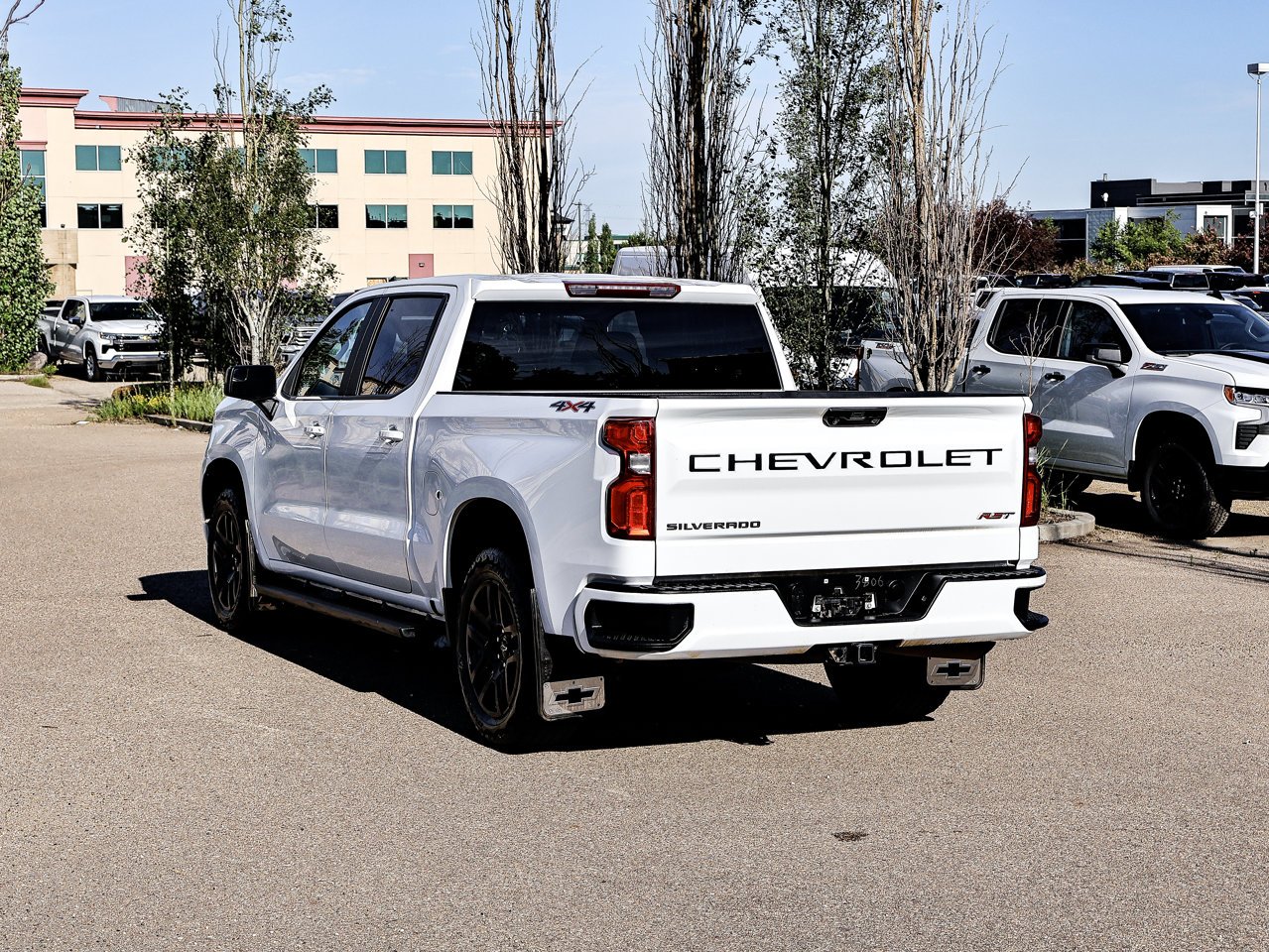 2024 Chevrolet Silverado 1500 4WD Crew Cab 147 RST White Sherwood Park - photo #10