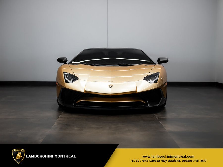 2017 Lamborghini Aventador 2017 Gold