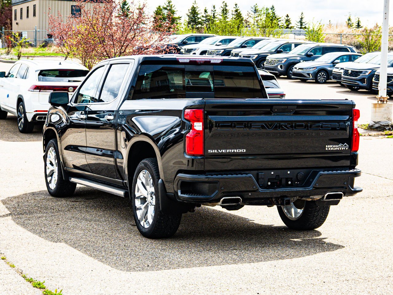 2021 Chevrolet Silverado 1500 4WD Crew Cab 147 High Country Black Sherwood Park - photo #10